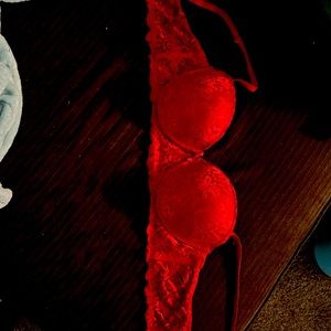 Red Victoria’s Secret bra, 36C
